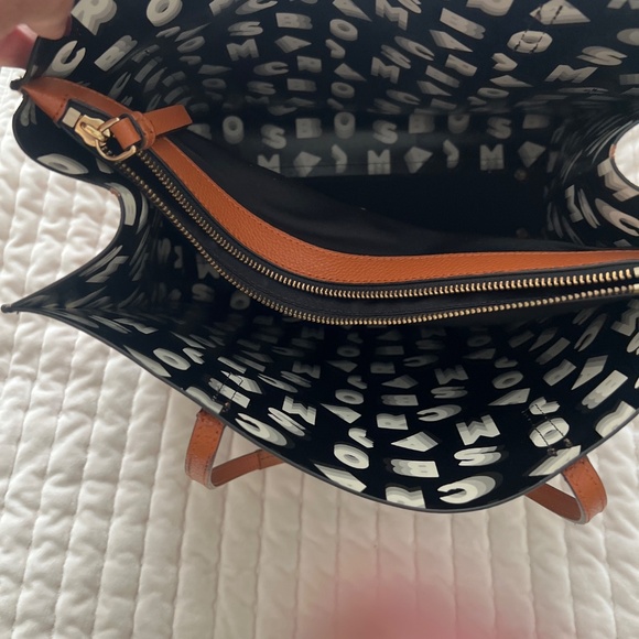 Marc Jacob’s Tote - Picture 3 of 4